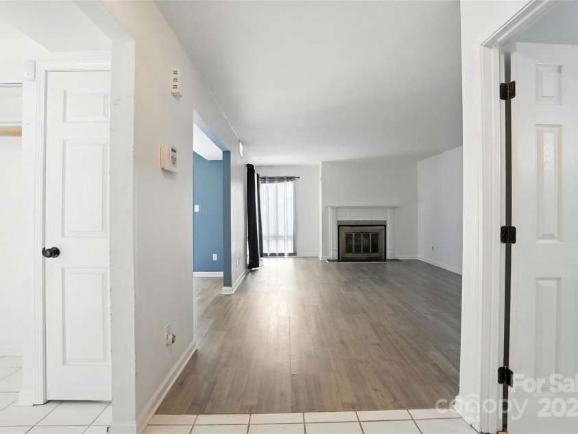 7807 Hummingbird Lane, Charlotte, NC 28212.  MLS# CAR4281117, YatesRealty ID 27560. 