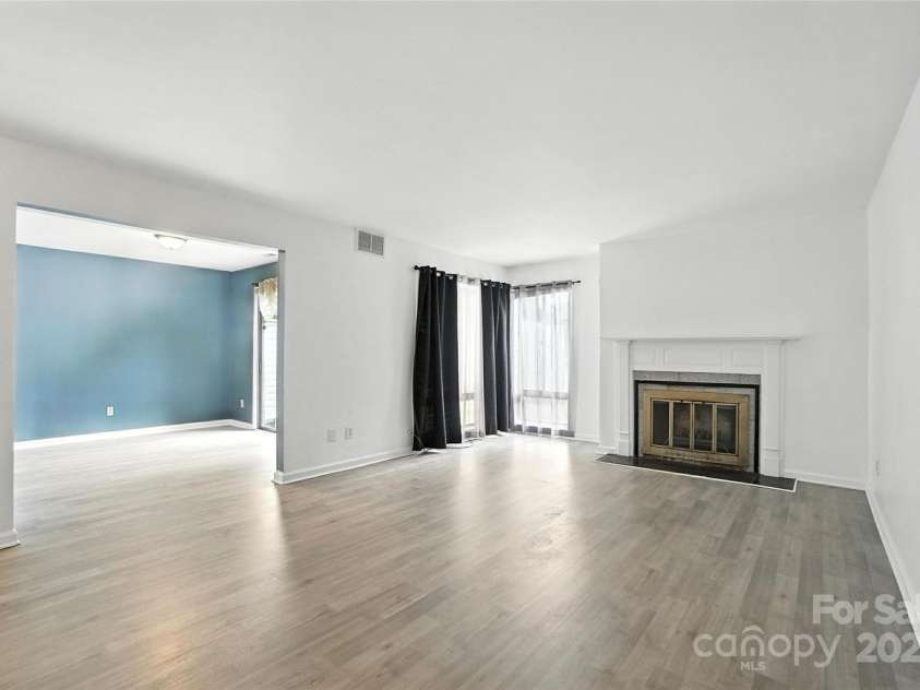 7807 Hummingbird Lane, Charlotte, NC 28212.  MLS# CAR4281117, YatesRealty ID 27560. 