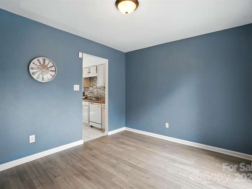 7807 Hummingbird Lane, Charlotte, NC 28212.  MLS# CAR4281117, YatesRealty ID 27560. 