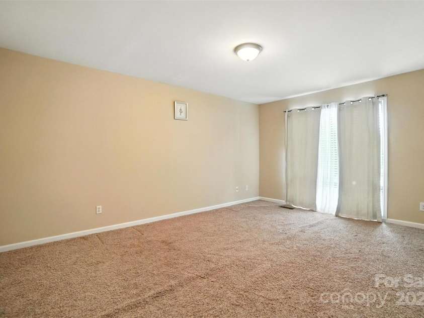 7807 Hummingbird Lane, Charlotte, NC 28212.  MLS# CAR4281117, YatesRealty ID 27560. 