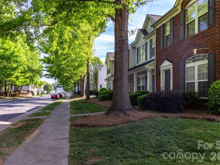 8224 Shinkansen Drive, Charlotte, NC 28213.  MLS# CAR4369942, YatesRealty ID 27560. 