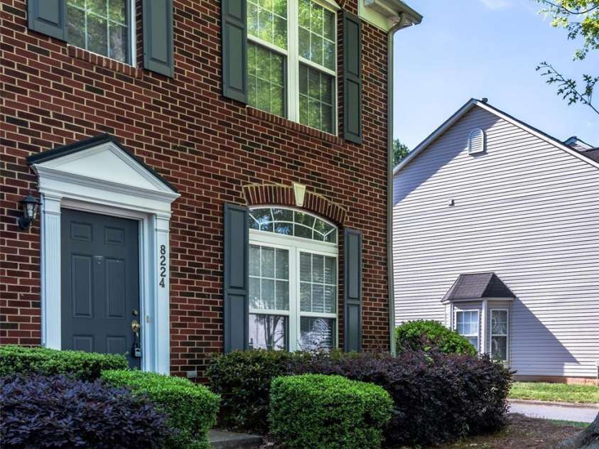 8224 Shinkansen Drive, Charlotte, NC 28213.  MLS# CAR4369942, YatesRealty ID 27560. 
