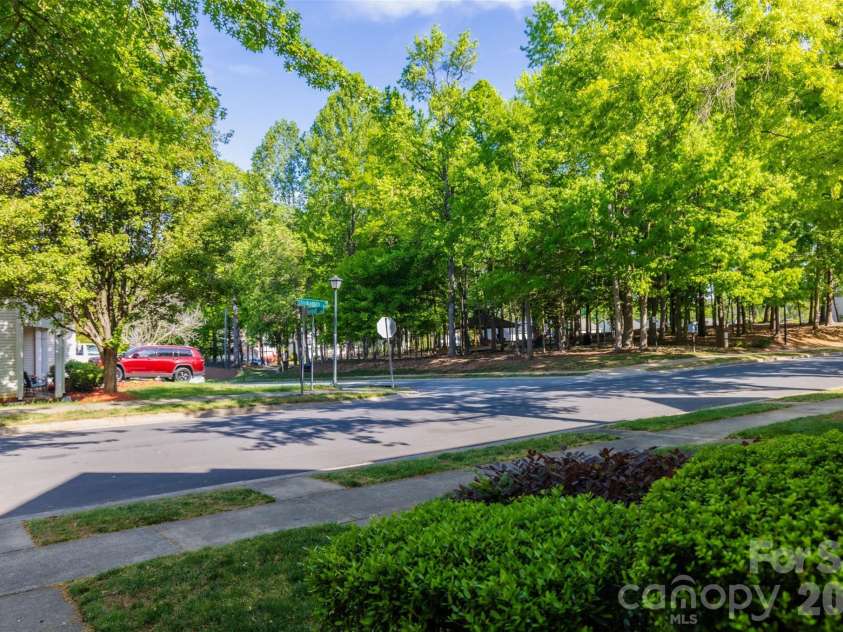 8224 Shinkansen Drive, Charlotte, NC 28213.  MLS# CAR4369942, YatesRealty ID 27560. 