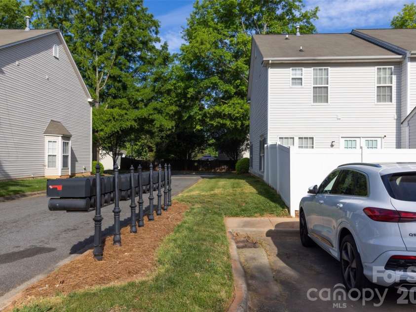 8224 Shinkansen Drive, Charlotte, NC 28213.  MLS# CAR4369942, YatesRealty ID 27560. 