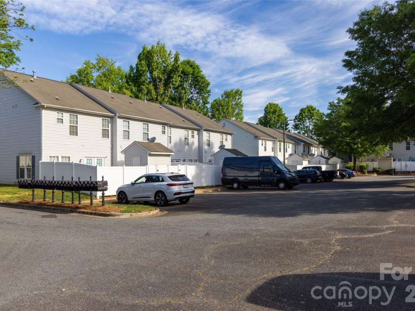 8224 Shinkansen Drive, Charlotte, NC 28213.  MLS# CAR4369942, YatesRealty ID 27560. 