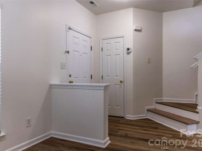 8224 Shinkansen Drive, Charlotte, NC 28213.  MLS# CAR4369942, YatesRealty ID 27560. 