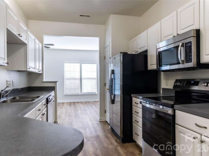 8224 Shinkansen Drive, Charlotte, NC 28213.  MLS# CAR4369942, YatesRealty ID 27560. 