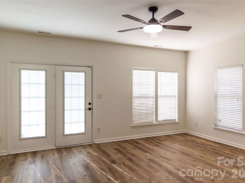 8224 Shinkansen Drive, Charlotte, NC 28213.  MLS# CAR4369942, YatesRealty ID 27560. 