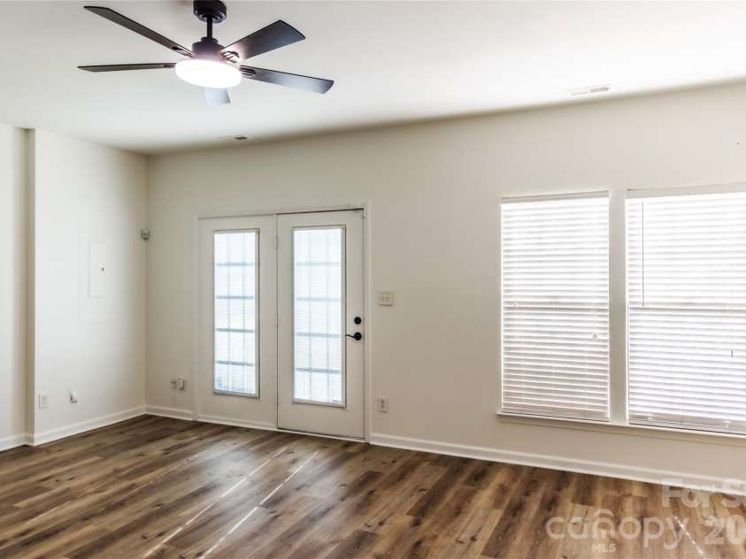 8224 Shinkansen Drive, Charlotte, NC 28213.  MLS# CAR4369942, YatesRealty ID 27560. 