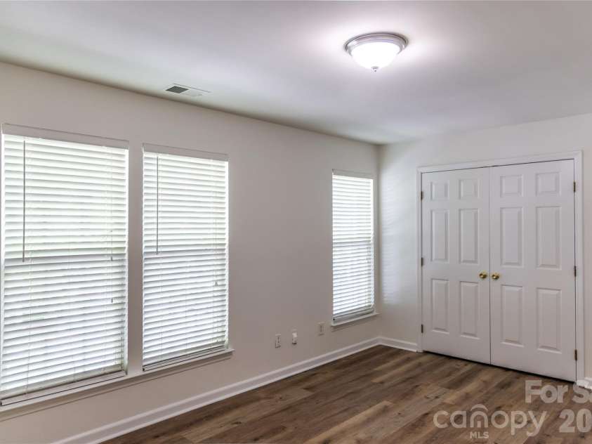 8224 Shinkansen Drive, Charlotte, NC 28213.  MLS# CAR4369942, YatesRealty ID 27560. 