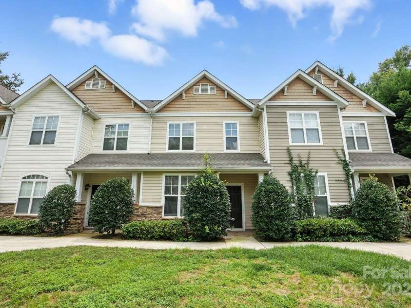 11331 Dundarrach Lane, Charlotte, NC 28277.  MLS# CAR4281391, YatesRealty ID 27561. 