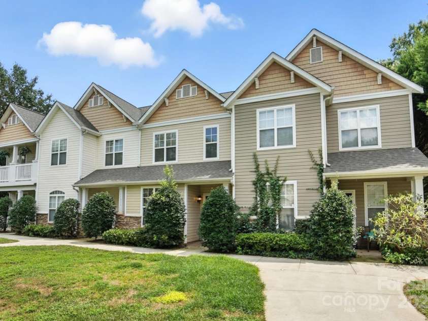 11331 Dundarrach Lane, Charlotte, NC 28277.  MLS# CAR4281391, YatesRealty ID 27561. 