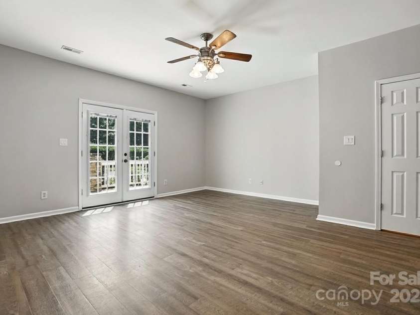 11331 Dundarrach Lane, Charlotte, NC 28277.  MLS# CAR4281391, YatesRealty ID 27561. 