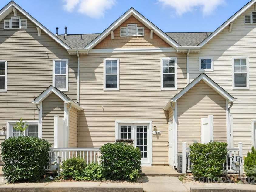 11331 Dundarrach Lane, Charlotte, NC 28277.  MLS# CAR4281391, YatesRealty ID 27561. 