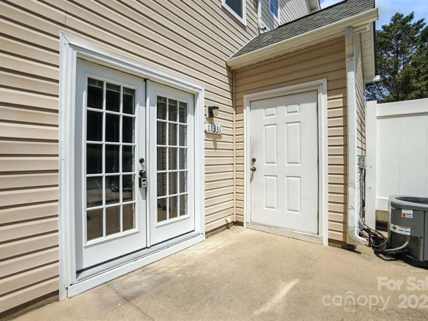 11331 Dundarrach Lane, Charlotte, NC 28277.  MLS# CAR4281391, YatesRealty ID 27561. 
