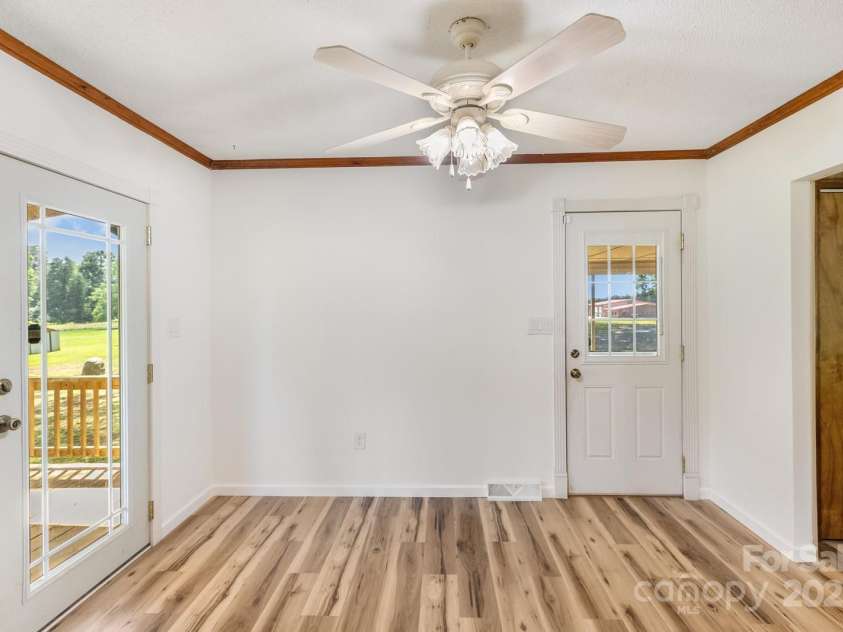 12003 Old Beatty Ford Road, Rockwell, NC 28138.  MLS# CAR4276621, YatesRealty ID 27562. Dining area