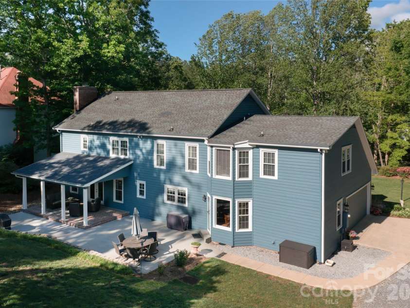 43 Tree Top Drive, Arden, NC 28704.  MLS# CAR4380367, YatesRealty ID 27562. 