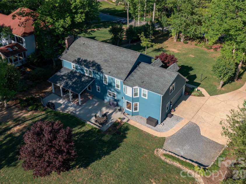 43 Tree Top Drive, Arden, NC 28704.  MLS# CAR4380367, YatesRealty ID 27562. 