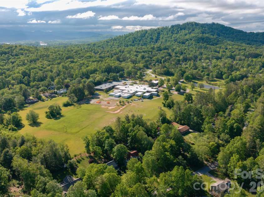 43 Tree Top Drive, Arden, NC 28704.  MLS# CAR4380367, YatesRealty ID 27562. 
