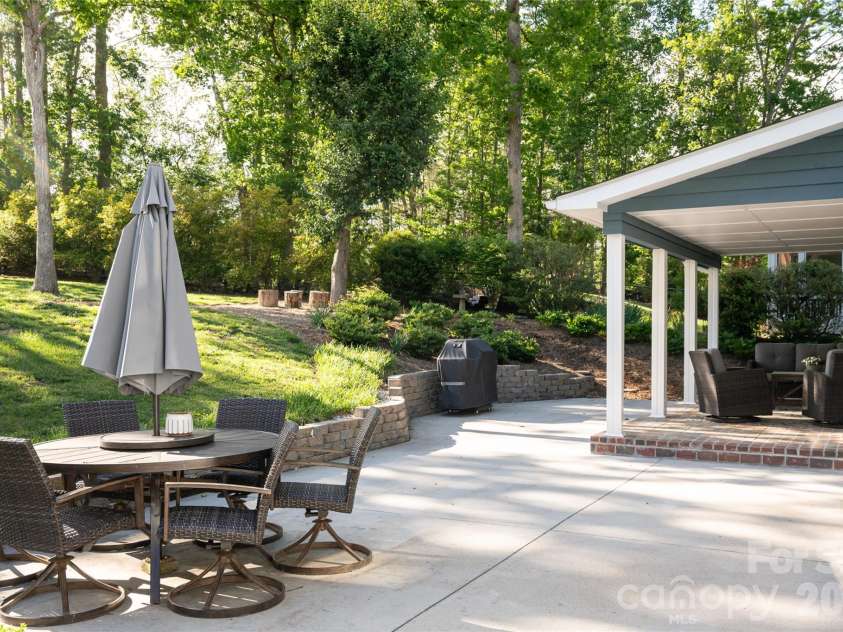 43 Tree Top Drive, Arden, NC 28704.  MLS# CAR4380367, YatesRealty ID 27562. 