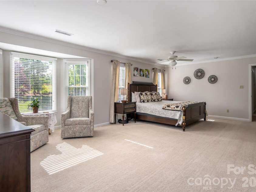 43 Tree Top Drive, Arden, NC 28704.  MLS# CAR4380367, YatesRealty ID 27562. 