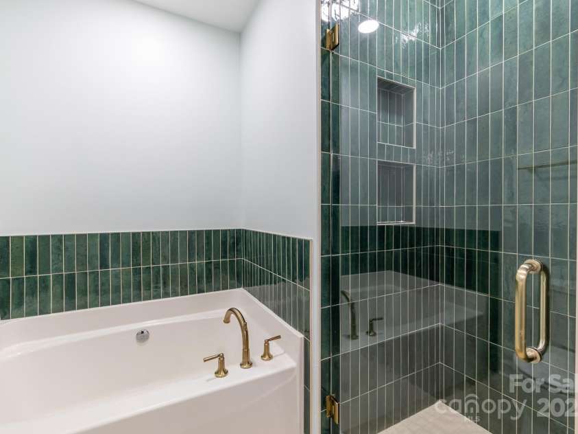 795 Peninsula Drive, Davidson, NC 28036.  MLS# CAR4274754, YatesRealty ID 27563. 