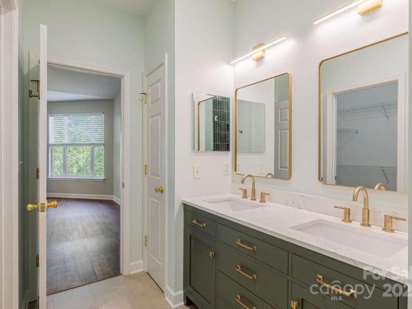 795 Peninsula Drive, Davidson, NC 28036.  MLS# CAR4274754, YatesRealty ID 27563. 