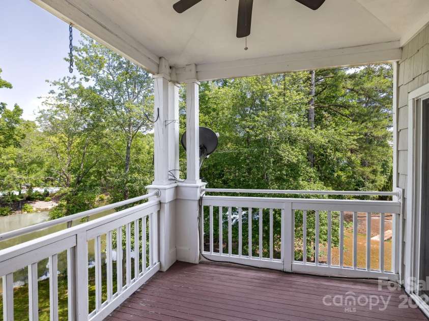 795 Peninsula Drive, Davidson, NC 28036.  MLS# CAR4274754, YatesRealty ID 27563. 