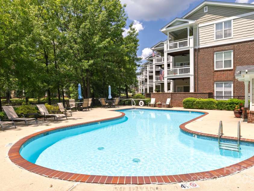 795 Peninsula Drive, Davidson, NC 28036.  MLS# CAR4274754, YatesRealty ID 27563. 