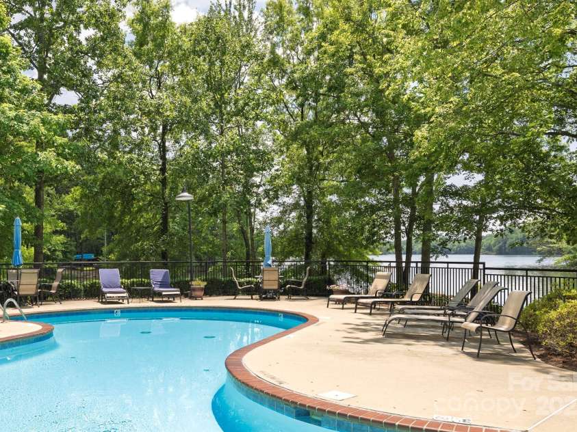 795 Peninsula Drive, Davidson, NC 28036.  MLS# CAR4274754, YatesRealty ID 27563. 