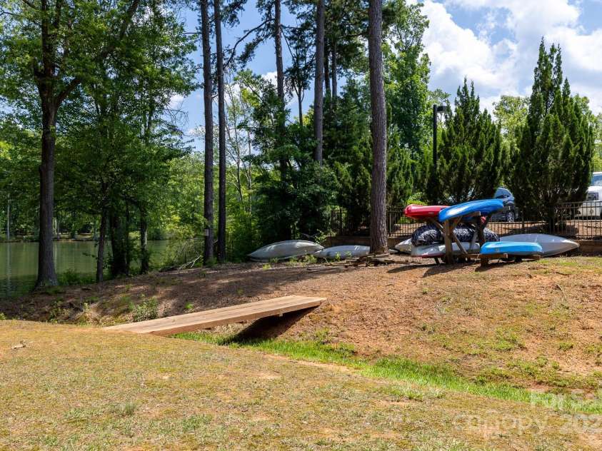 795 Peninsula Drive, Davidson, NC 28036.  MLS# CAR4274754, YatesRealty ID 27563. 