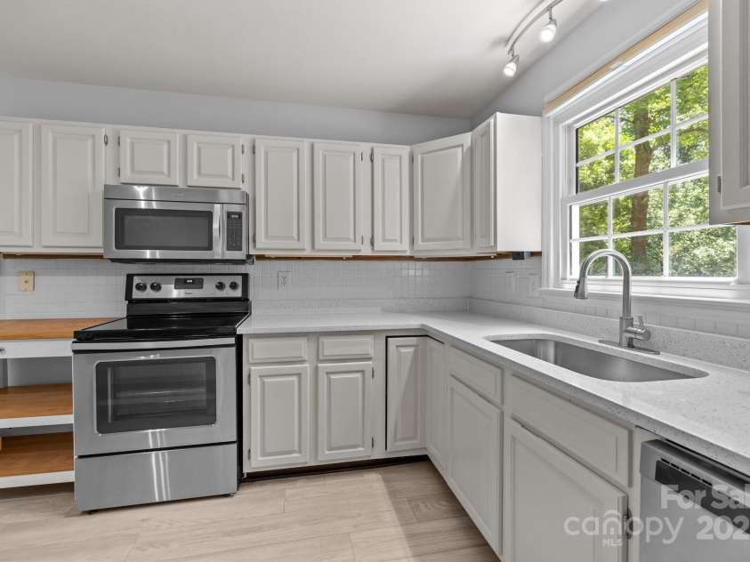 11329 Torino Road, Matthews, NC 28105.  MLS# CAR4272068, YatesRealty ID 27564. 