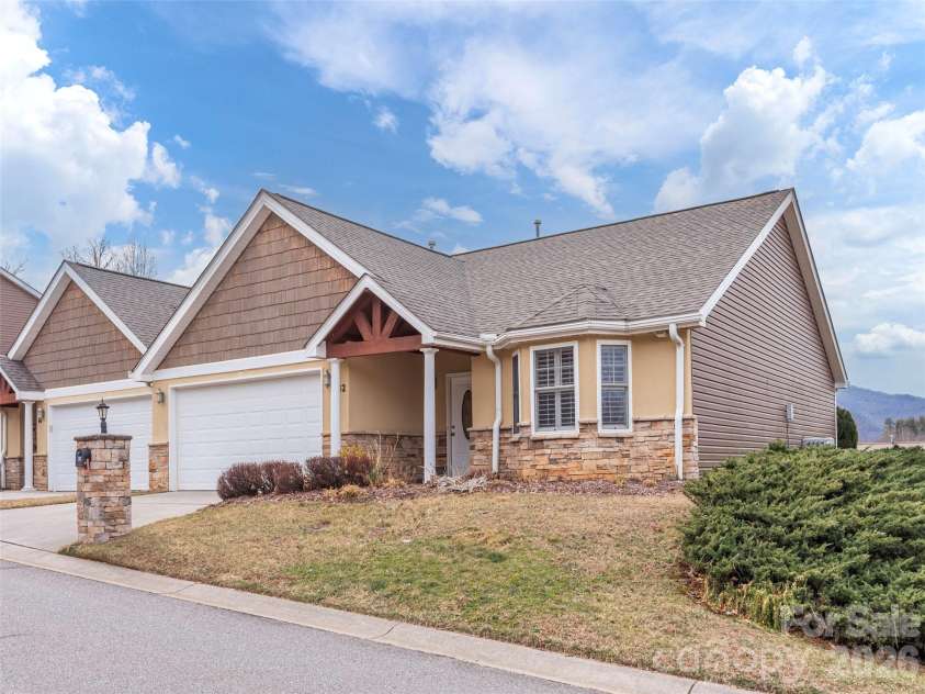 62 Denali Lane, Waynesville, NC 28786.  MLS# CAR4356624, YatesRealty ID 27564. 