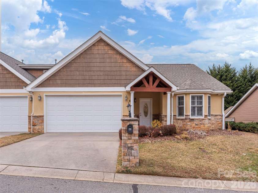 62 Denali Lane, Waynesville, NC 28786.  MLS# CAR4356624, YatesRealty ID 27564. 