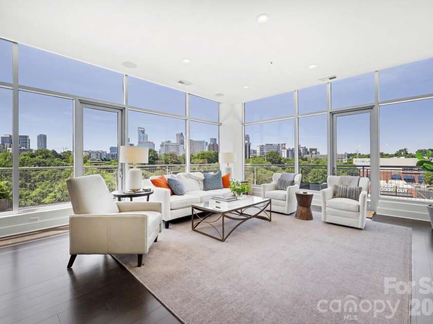 1100 Metropolitan Avenue, Charlotte, NC 28204.  MLS# CAR4378090, YatesRealty ID 27565. Amazing natural light
