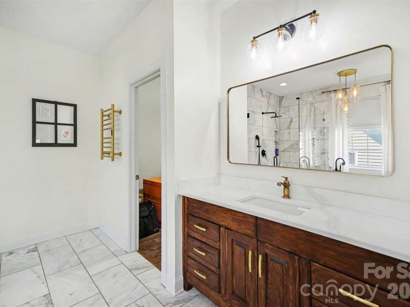 11530 Sweet Birch Lane, Charlotte, NC 28278.  MLS# CAR4380565, YatesRealty ID 27566. 