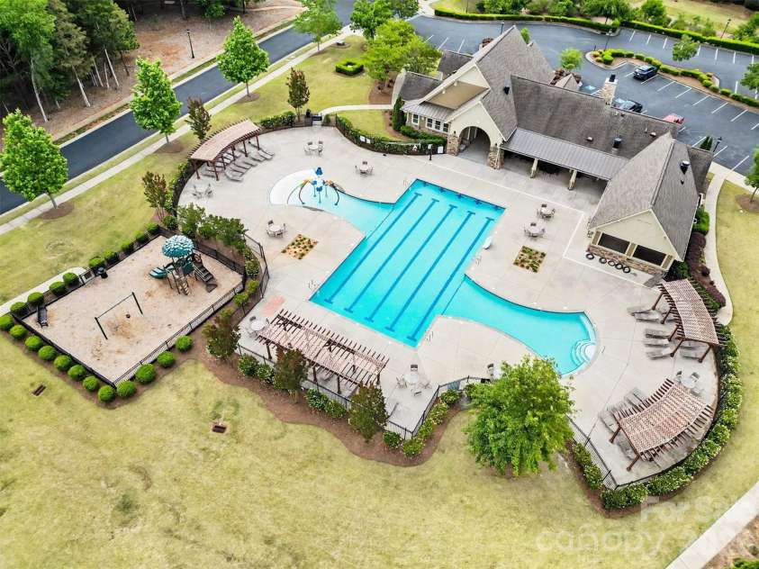 11530 Sweet Birch Lane, Charlotte, NC 28278.  MLS# CAR4380565, YatesRealty ID 27566. 