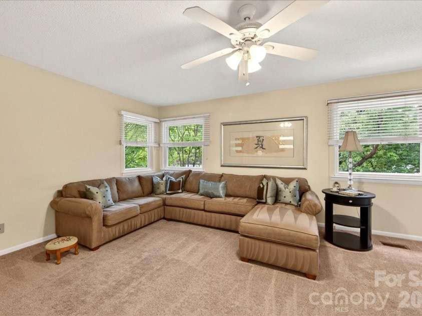 830 Sardis Cove Drive, Charlotte, NC 28270.  MLS# CAR4323194, YatesRealty ID 27567. 