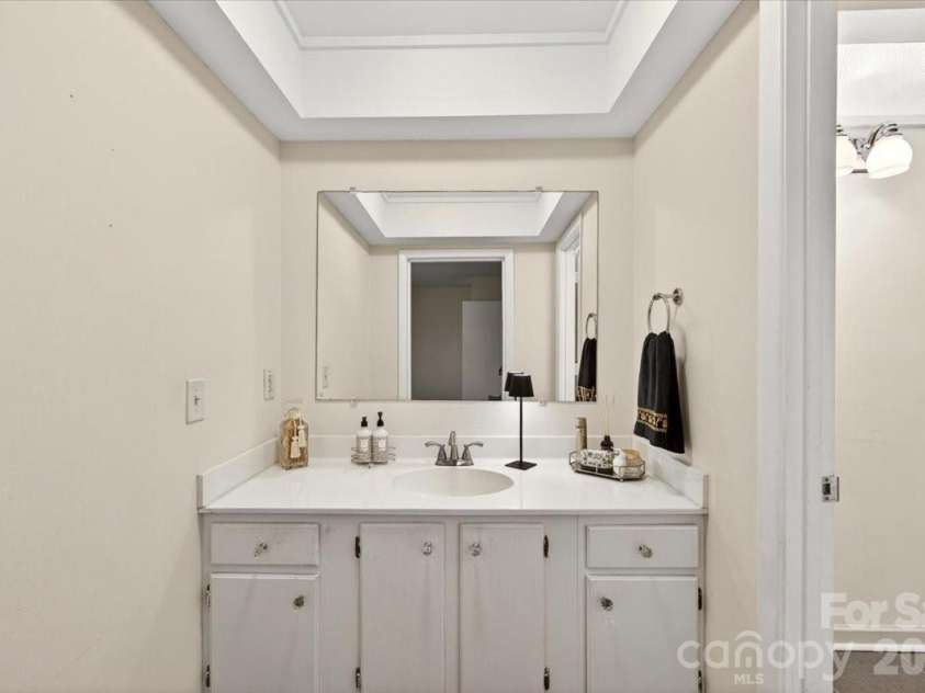830 Sardis Cove Drive, Charlotte, NC 28270.  MLS# CAR4323194, YatesRealty ID 27567. 