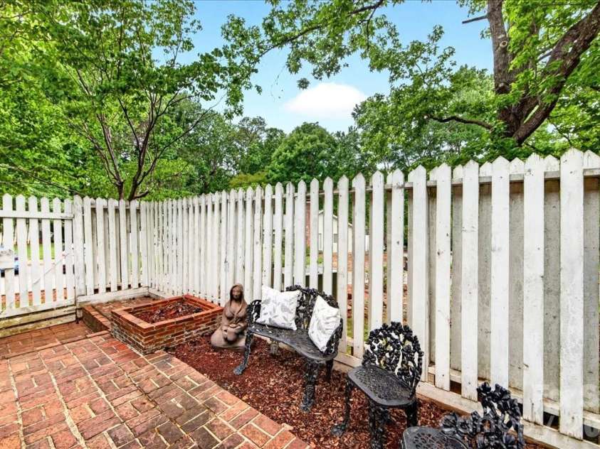 830 Sardis Cove Drive, Charlotte, NC 28270.  MLS# CAR4323194, YatesRealty ID 27567. 