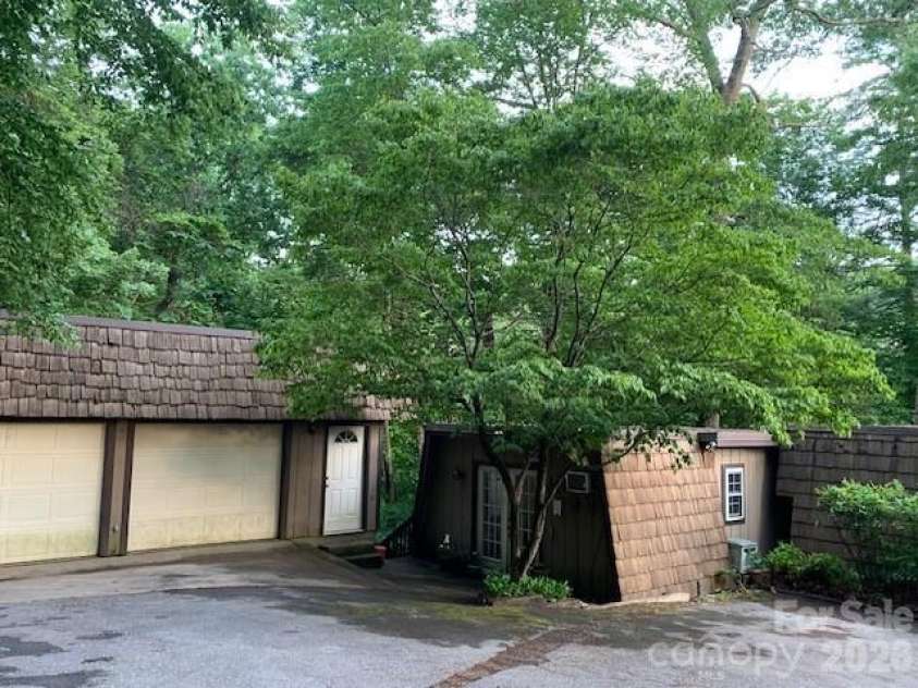 384 KNOB CREEK Road, Pisgah Forest, NC 28768.  MLS# CAR4388431, YatesRealty ID 27568. 