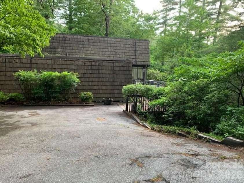 384 KNOB CREEK Road, Pisgah Forest, NC 28768.  MLS# CAR4388431, YatesRealty ID 27568. 