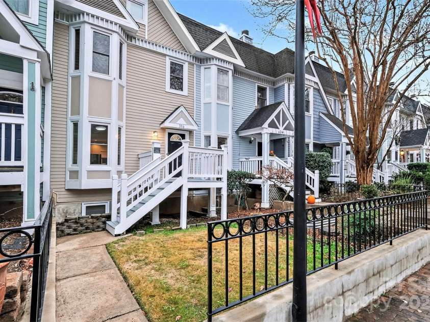 316 10th Street, Charlotte, NC 28202.  MLS# CAR4334172, YatesRealty ID 2757. 