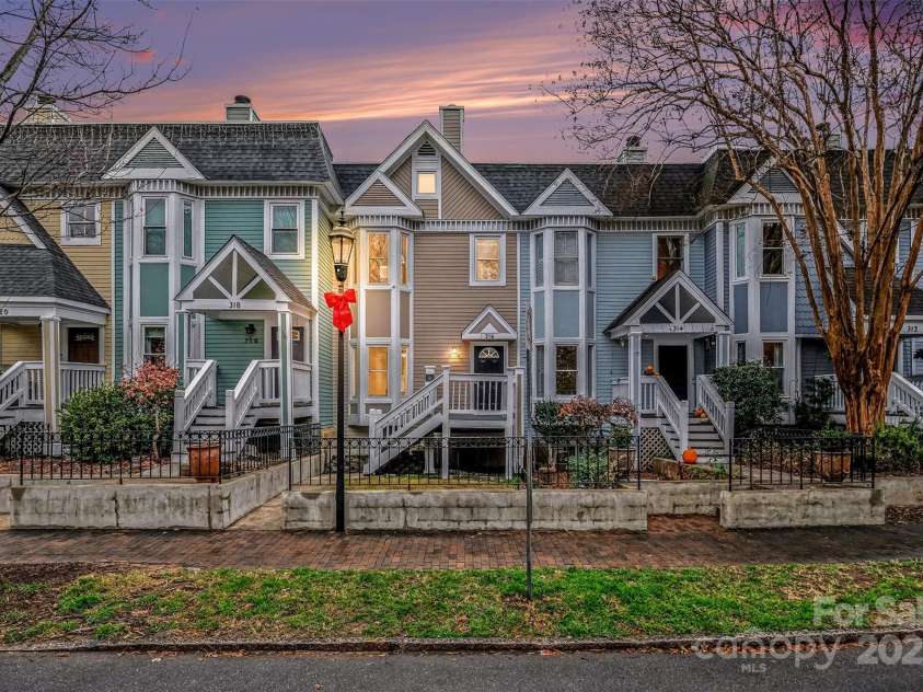 316 10th Street, Charlotte, NC 28202.  MLS# CAR4334172, YatesRealty ID 2757. 