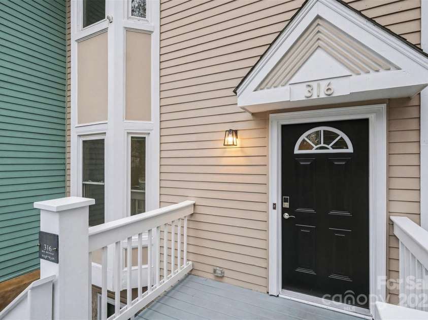 316 10th Street, Charlotte, NC 28202.  MLS# CAR4334172, YatesRealty ID 2757. 