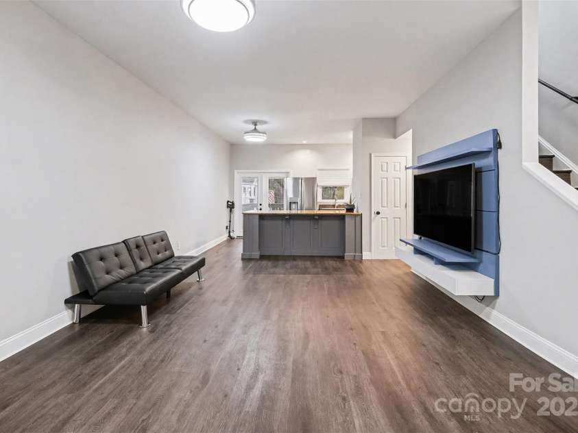 316 10th Street, Charlotte, NC 28202.  MLS# CAR4334172, YatesRealty ID 2757. 