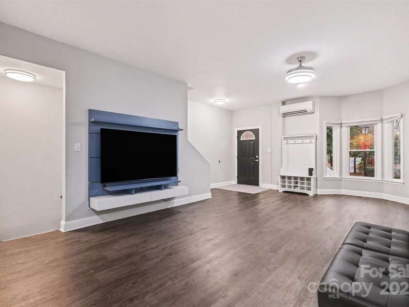 316 10th Street, Charlotte, NC 28202.  MLS# CAR4334172, YatesRealty ID 2757. 