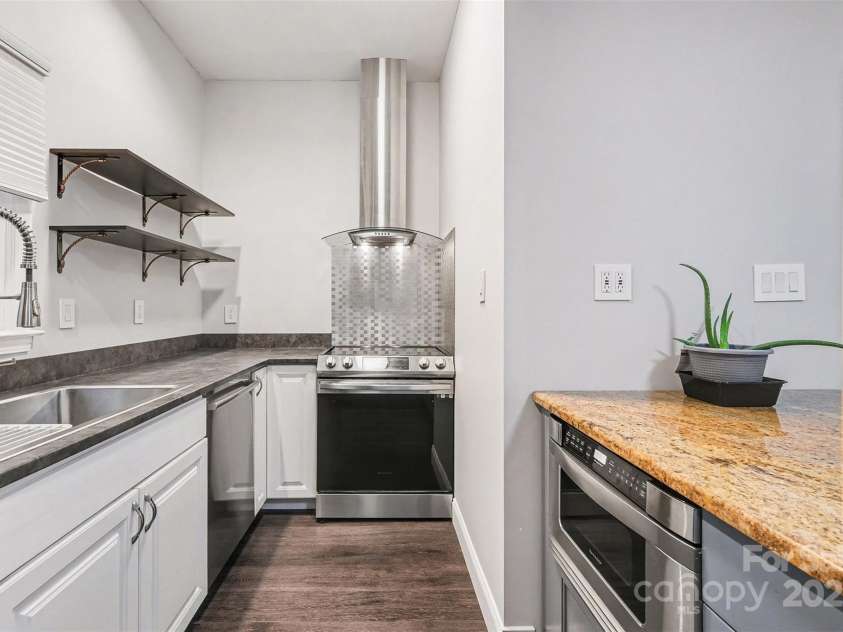 316 10th Street, Charlotte, NC 28202.  MLS# CAR4334172, YatesRealty ID 2757. 