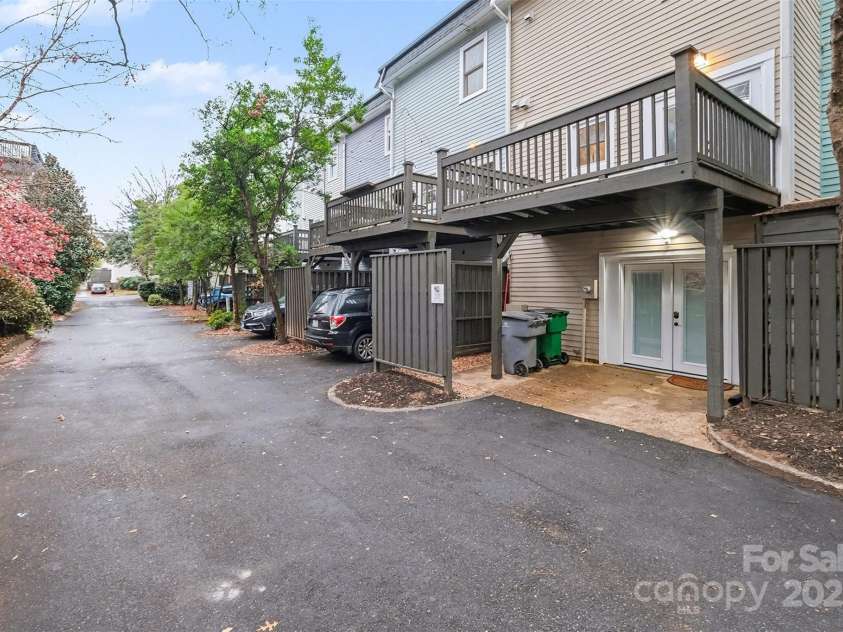 316 10th Street, Charlotte, NC 28202.  MLS# CAR4334172, YatesRealty ID 2757. 