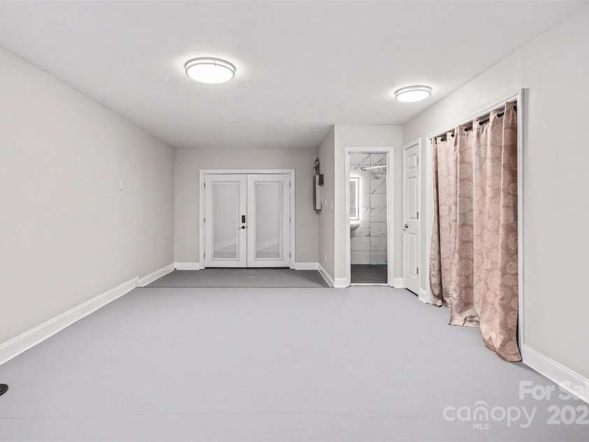 316 10th Street, Charlotte, NC 28202.  MLS# CAR4334172, YatesRealty ID 2757. 